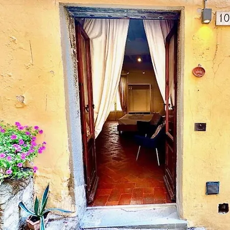 Vicolo Della Scala * Cortona