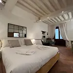 Vicolo Della Scala شقة