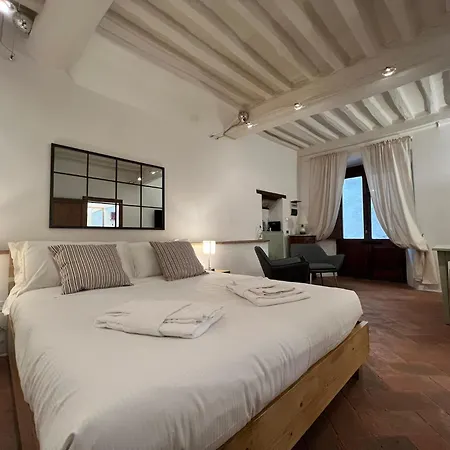 Vicolo Della Scala 公寓