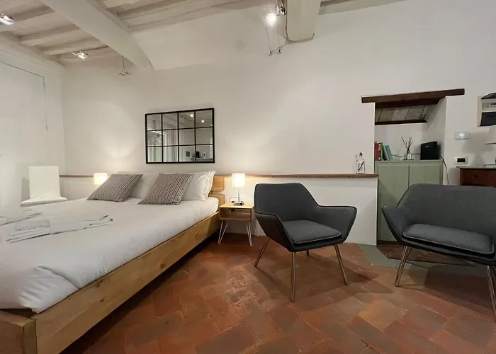 Vicolo Della Scala *