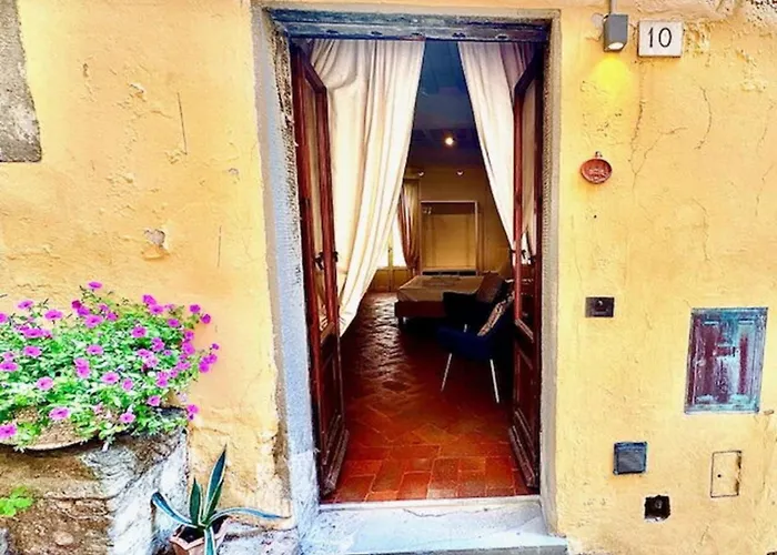 Vicolo Della Scala * Cortona